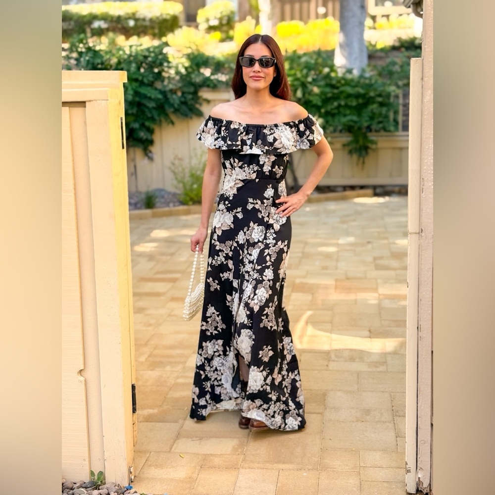 🎉HP🎉 Off The Shoulder Slit Floral Maxi Dress - Picture 12 of 16